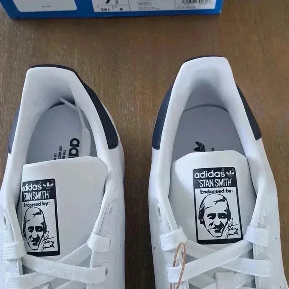 adidas Stan Smith Shoes - Color: White / Navy - Size: 7.5 - Picture 4 of 12